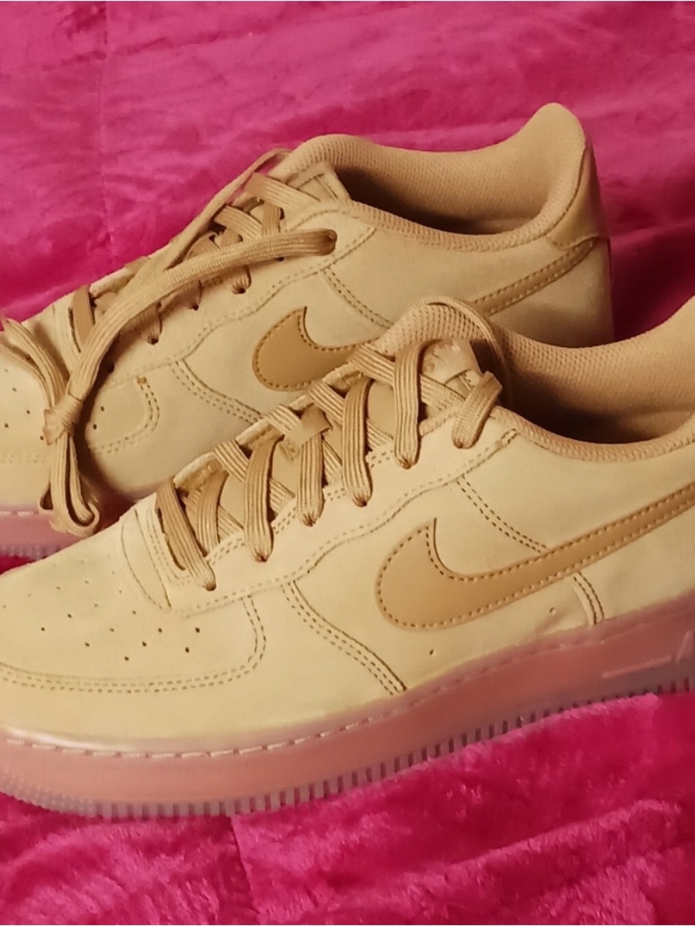 Nike Air Force 1 LV8 
Streetwear/Lifestyle Shoes 
Size 7 Youth/8.5 Women